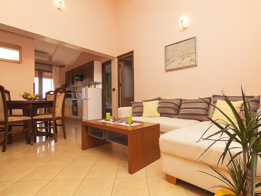 Apartments Cvek Ρόβινι Εξωτερικό φωτογραφία