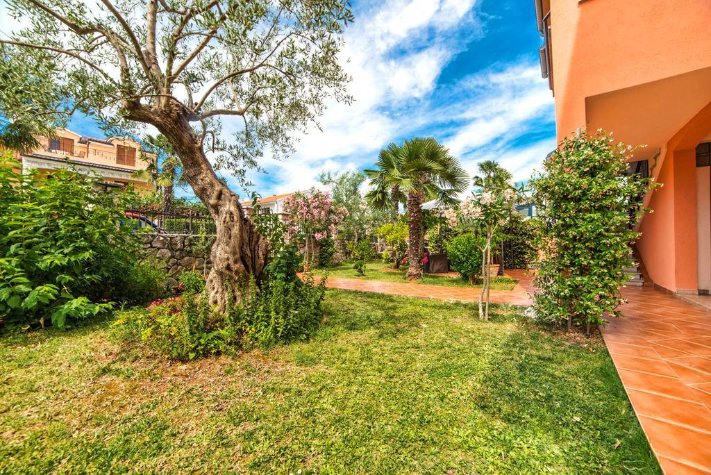 Apartments Cvek Ρόβινι Εξωτερικό φωτογραφία