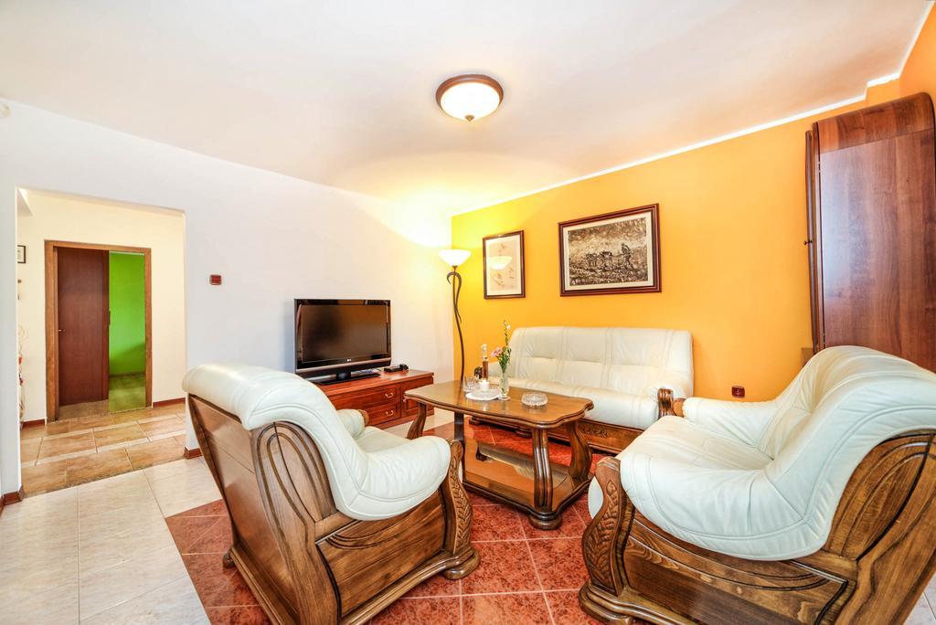 Apartments Cvek Ρόβινι Εξωτερικό φωτογραφία